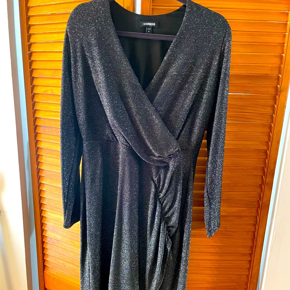 Express Metallic Cinched V-Neck Sheath Dress